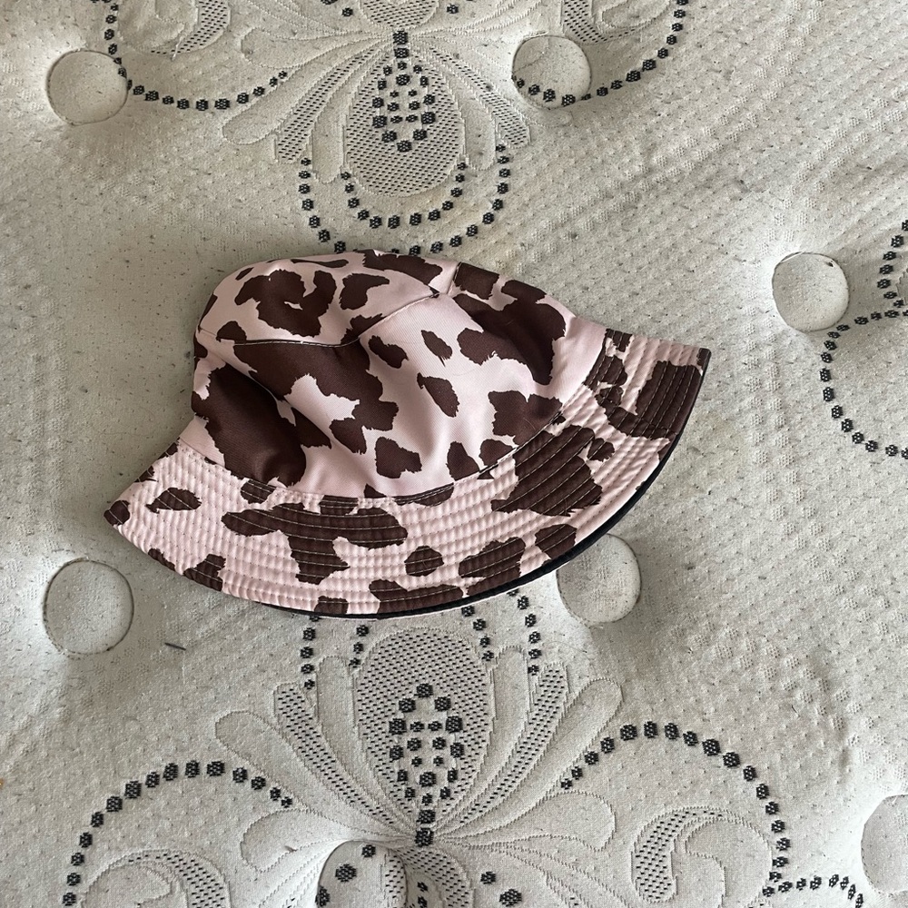 Reversible Cow/Black Bucket Hat